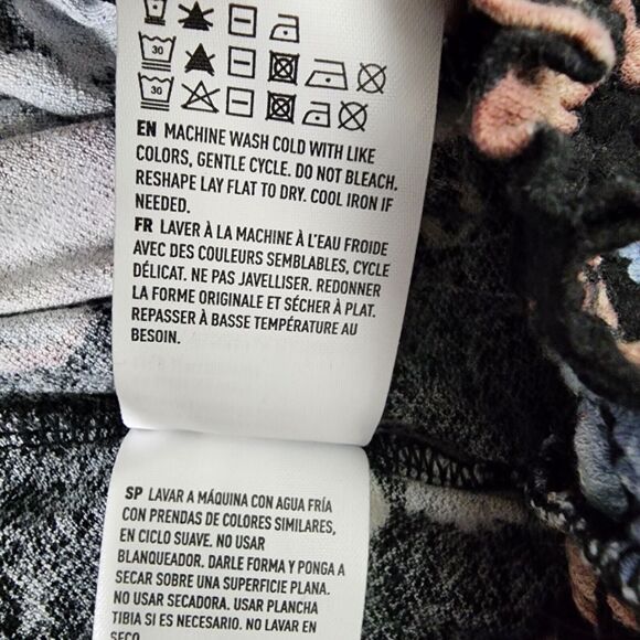 American Eagle Soft Sexy Crepe Top Small Floral Faux Wrap V Neck Bell Sleeve - Picture 11 of 12